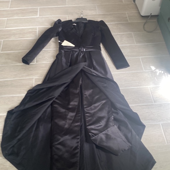 New Black Tuxedo Dress, open concept w/built in pants. Size 6 TS Couture. - Picture 6 of 12